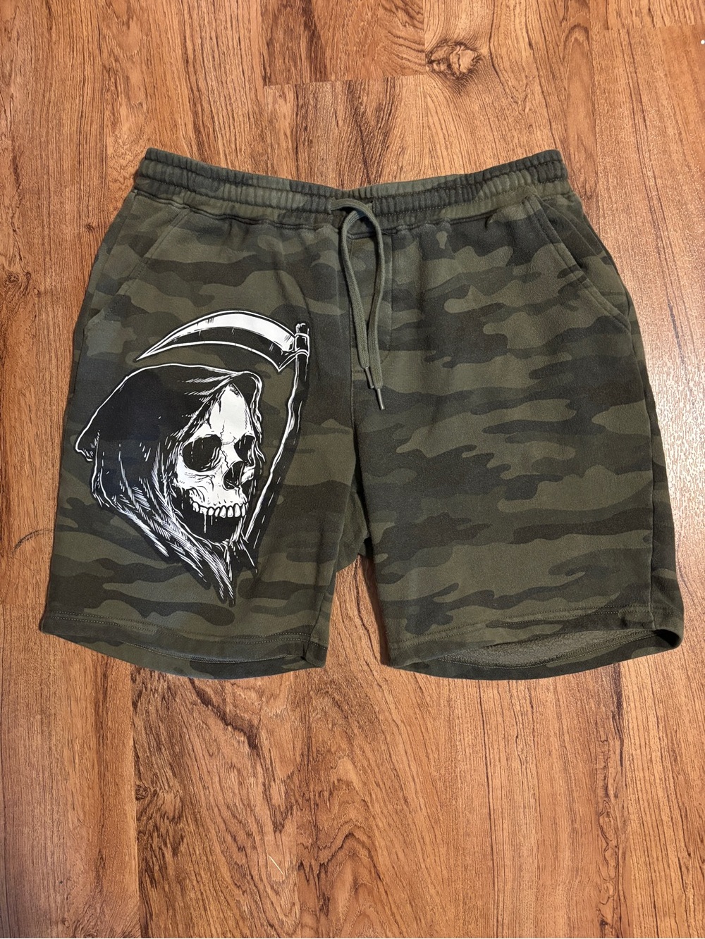 Blackcraft Cult Camo Skull Graphic Men's Sweat Shorts - Olive Green